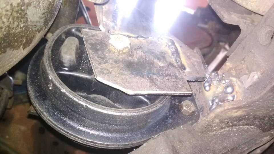Подушки двигуна mazda 626 gc 5