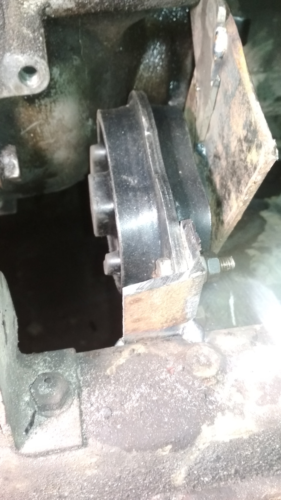 Подушки двигуна mazda 626 gc 2