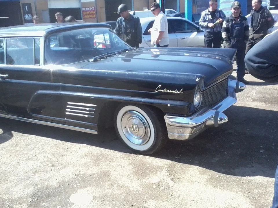 Lincoln Continental