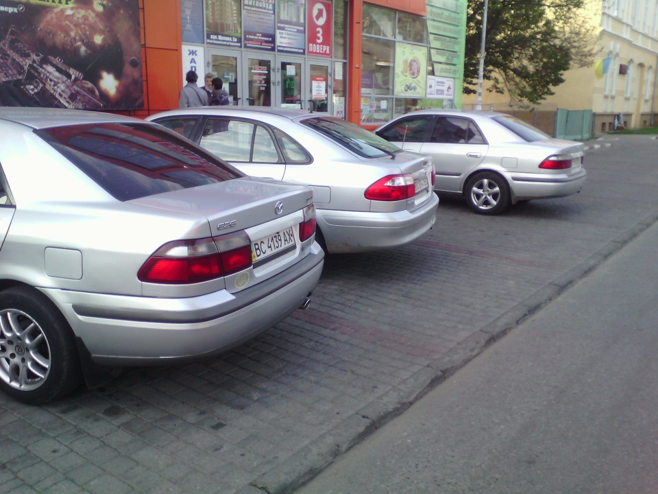 Випадкова зустріч MAZDA 2