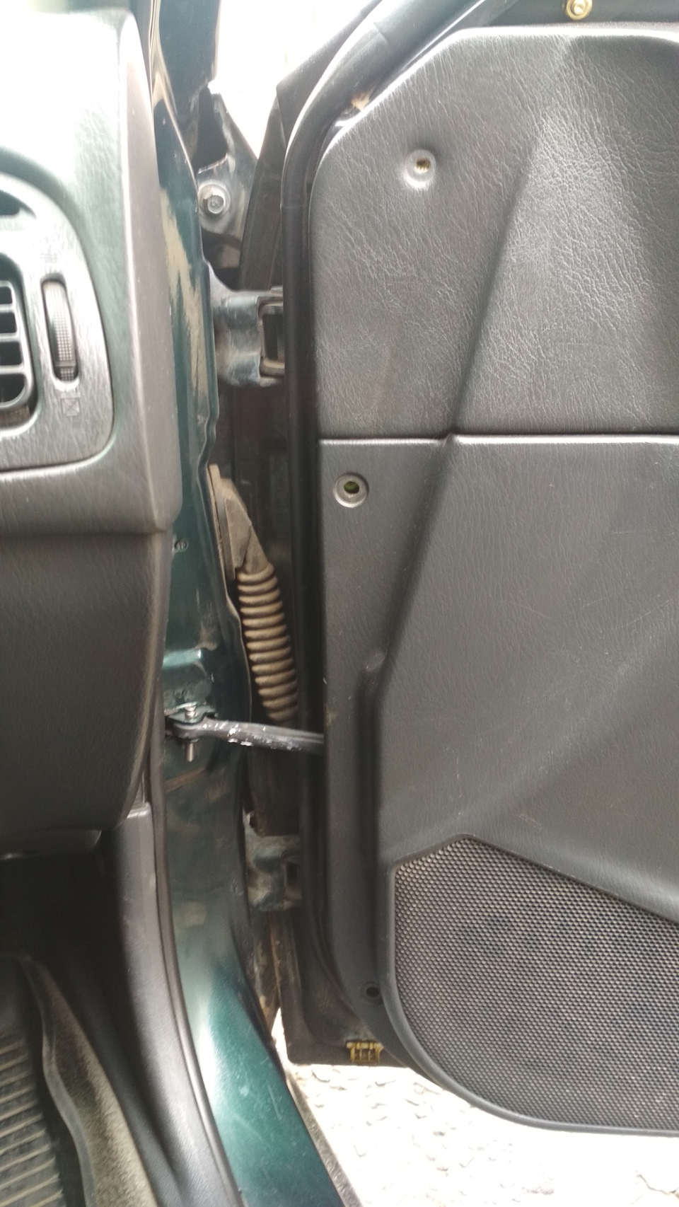 Демонтаж карток салону Mazda 626 GF 3