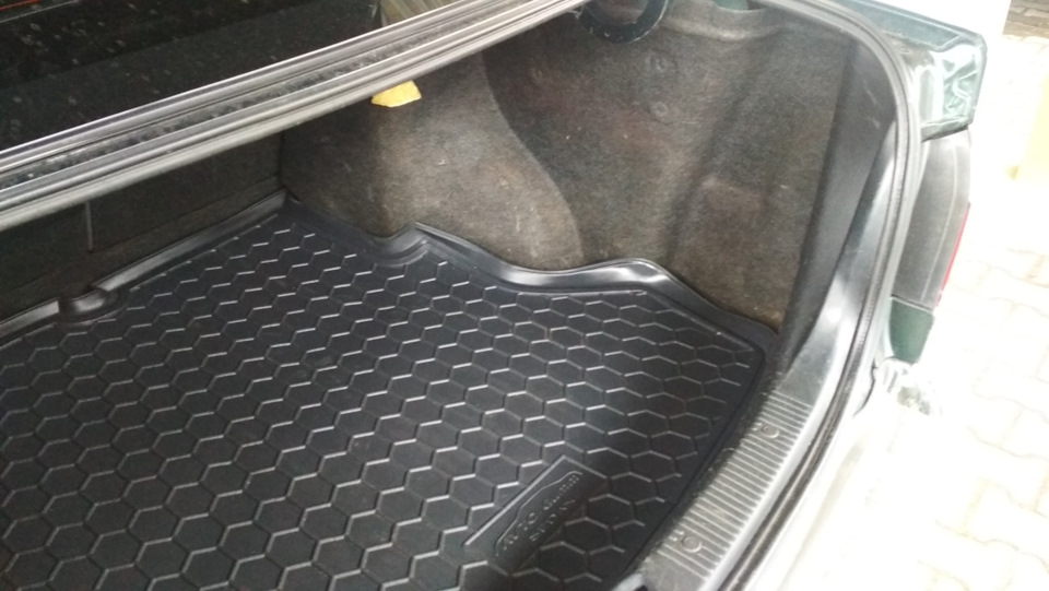 Mazda 626GF Килимок Багажник 2