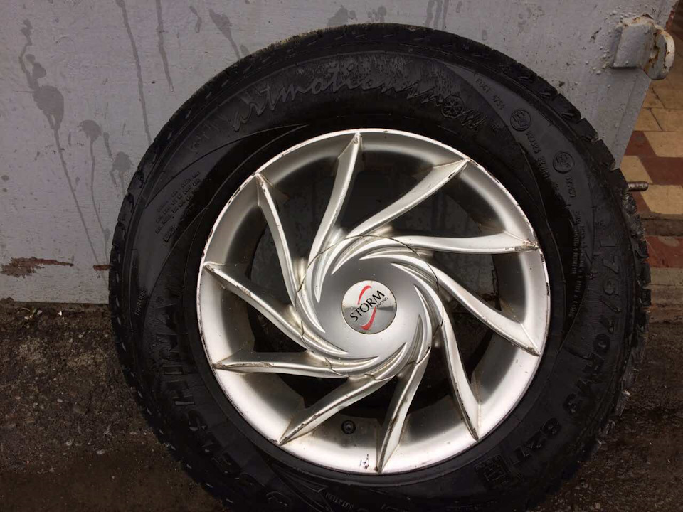 Є на продаж титани R13 4*98 1
