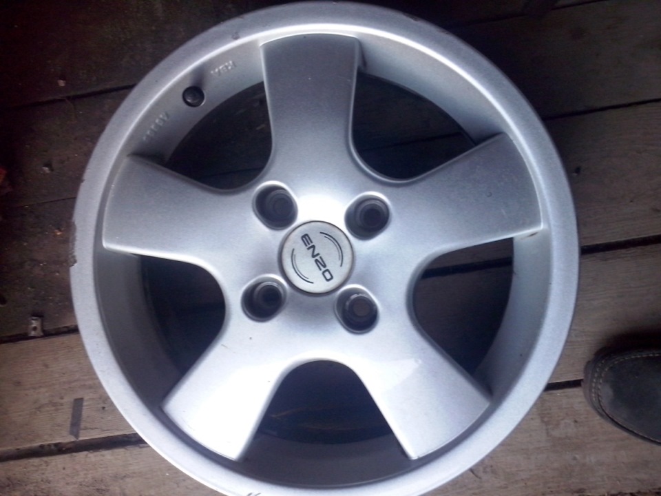 Продам диски ENZO R15 4*114.3 1