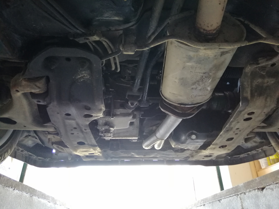 |Будні Mazda`вода: Захист картера встановлений. Водійське сидіння. Резанатор на підході…| 3
