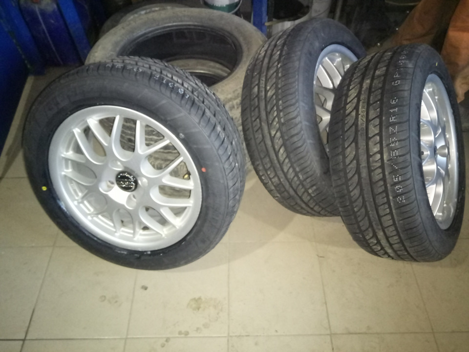 |Вихідні Mazda`вода: BBS на машині, шини EVERGREEN EU72/ пороги, передні стійки +бризковики original| 3