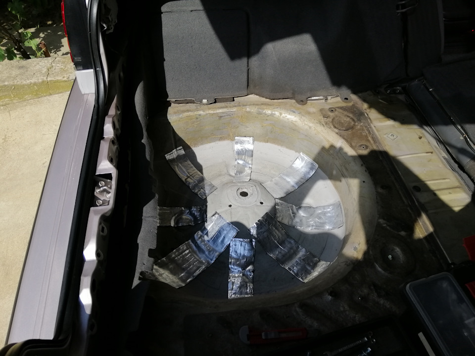 |Вихідні Mazda`вода: Довгоочікувана установка ГБО. Замок багажника. Гайка кріплення двірника| 3