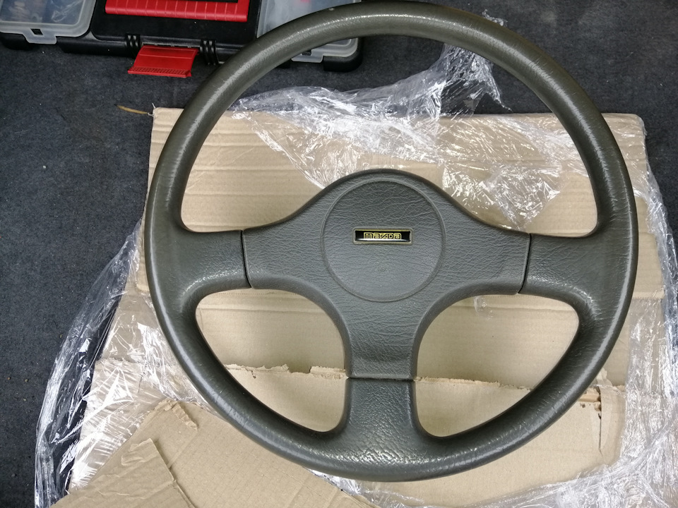 |Вихідні Mazda`вода: Рестайлізація продовжується... Рульове колесо 90х| 1