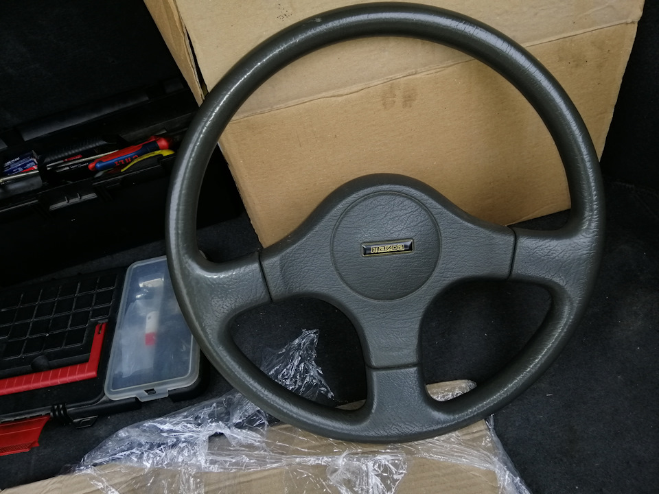 |Вихідні Mazda`вода: Рестайлізація продовжується... Рульове колесо 90х| 2