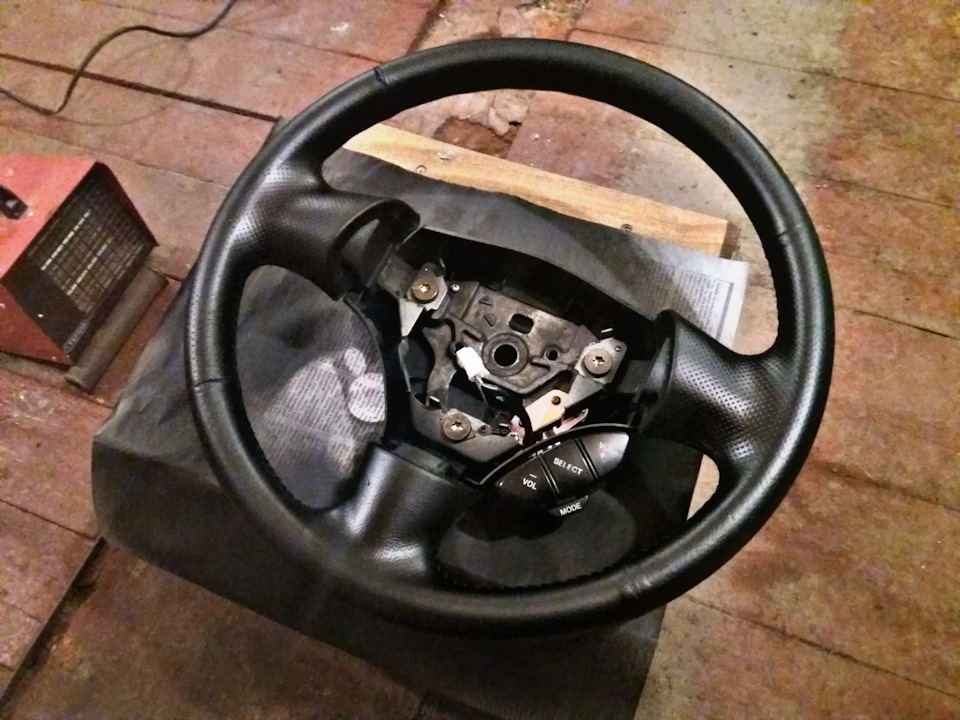 Руль у GF від Mazda 323 bj 3