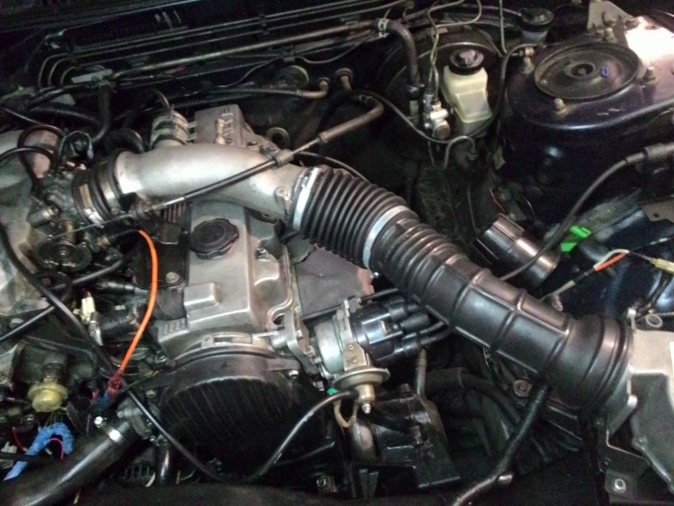 Гофра або повітряний патрубок Mazda 929 1