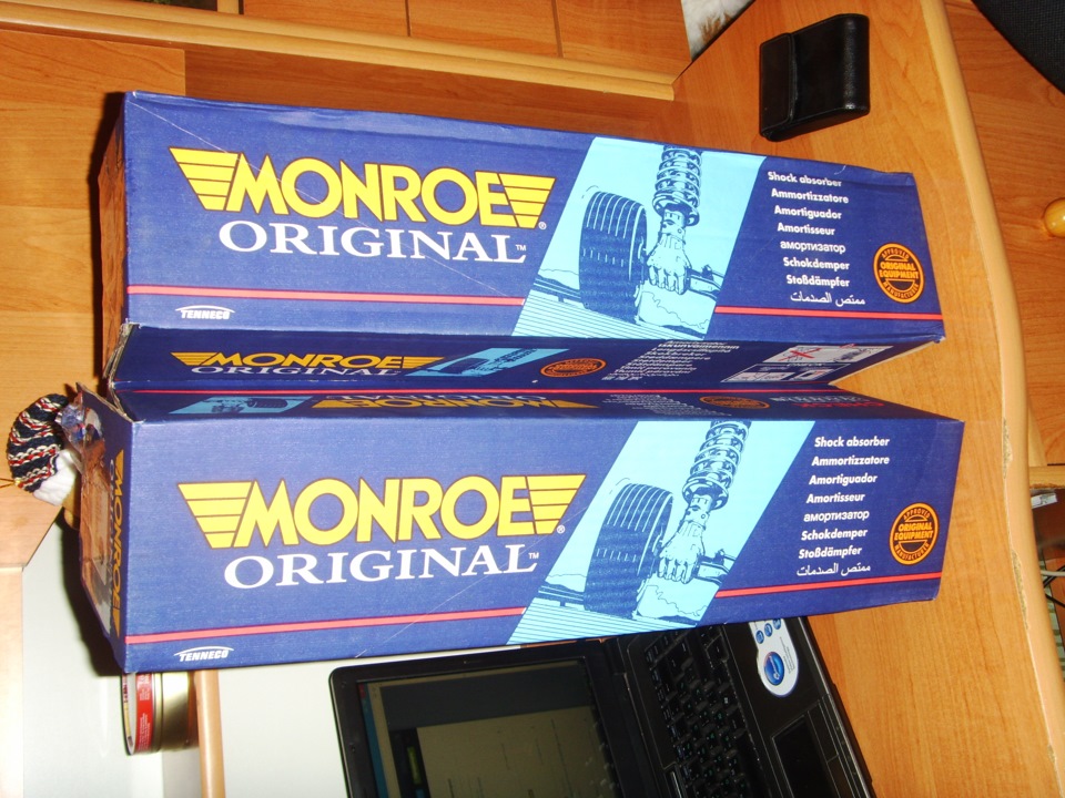 Купив нові задні стійки Monroe і дві б/в пружини 3