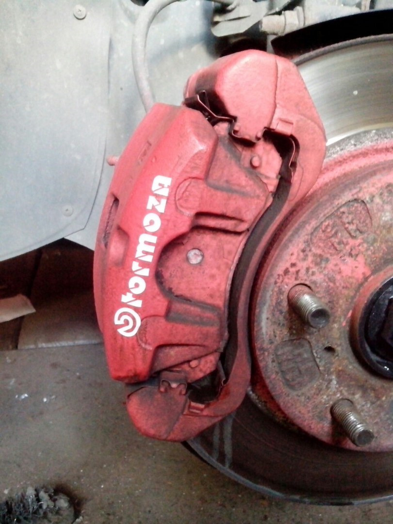 у всіх brembo, а у мене tormoza 1