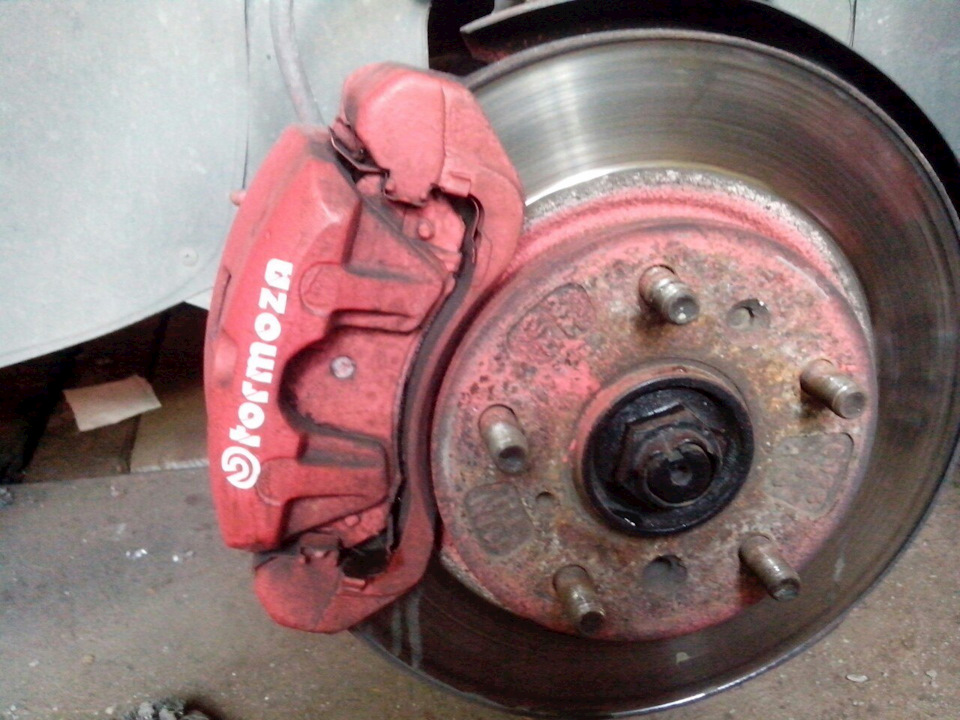 у всіх brembo, а у мене tormoza 3