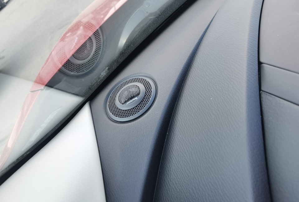 Заміна штатних твітерів Bose на Mazda CX3 4