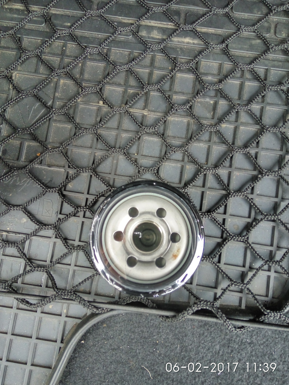 Масляний фільтр Mazda PE01-14-302B 2