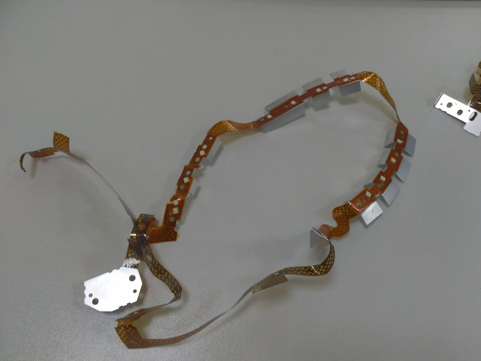 Ремонт LED фар MAZDA своїми силами 2