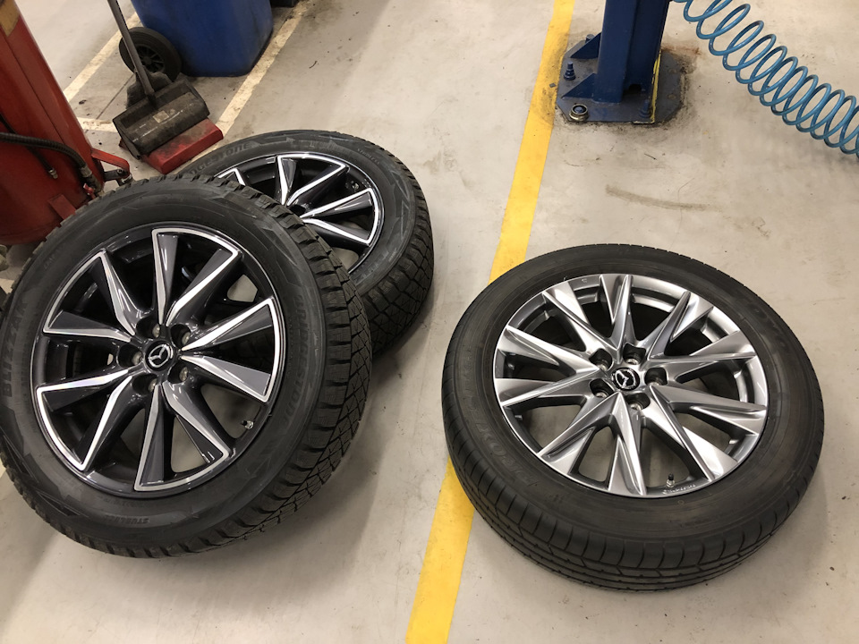 Перевзуття на 19' диски Mazda KB8PV3810 1
