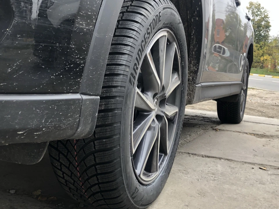 Bridgestone Blizzak LM005