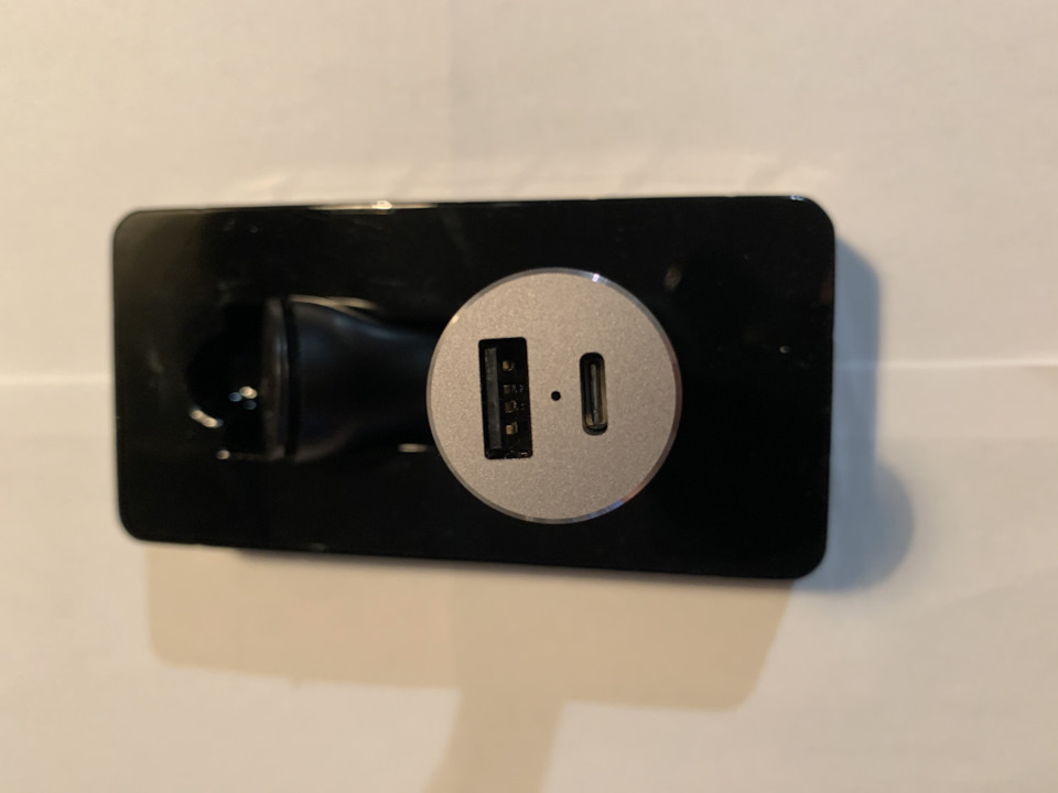 Satechi 72W Type-C PD Car Charger 2