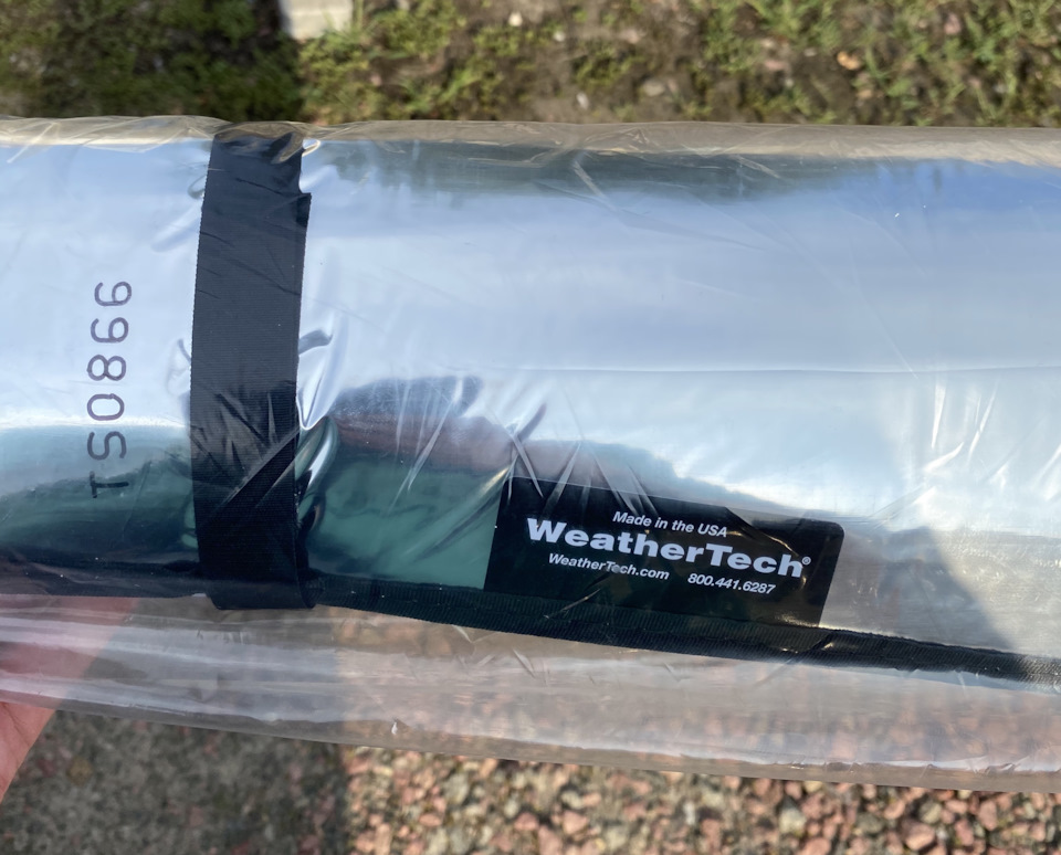 WeatherTech 2 (сонцезахисна шторка) 1