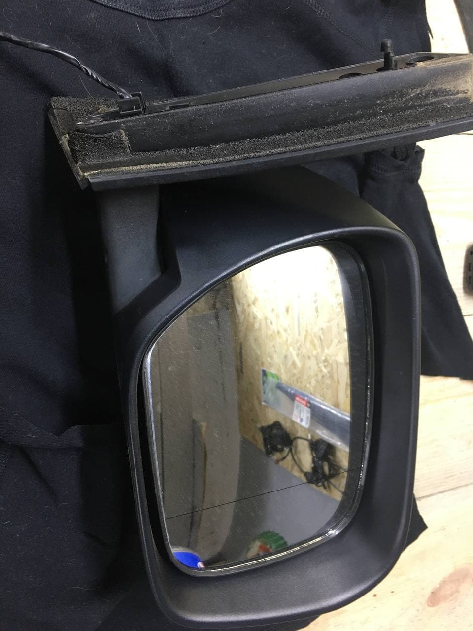 Підігрів дзеркал. Шумка капота. Шумка задніх дверей. Упори капота. 3
