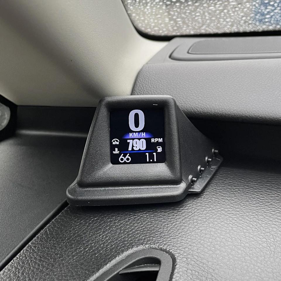 Багатофункціональний HUD-гаджет OBD2