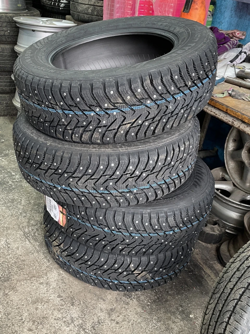 Nokian Nordman 8 SUV 225/65 R17 106T XL (шип)