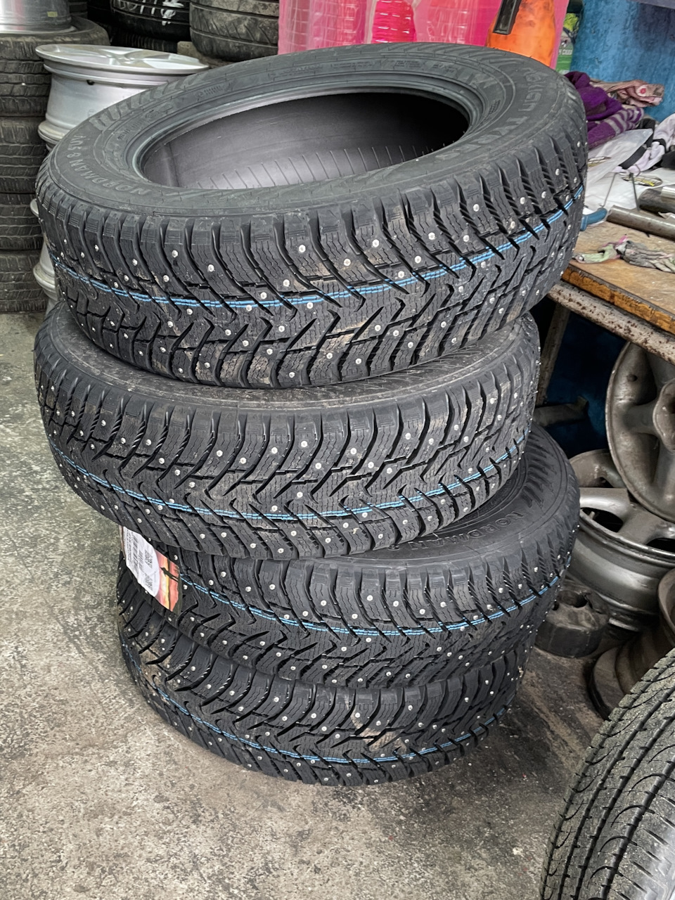 Nokian Nordman 8 SUV 225/65 R17 106T XL (шип) 1