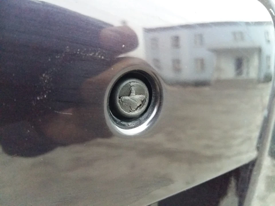 Кнопка замку кришки багажника mazda CX-7
