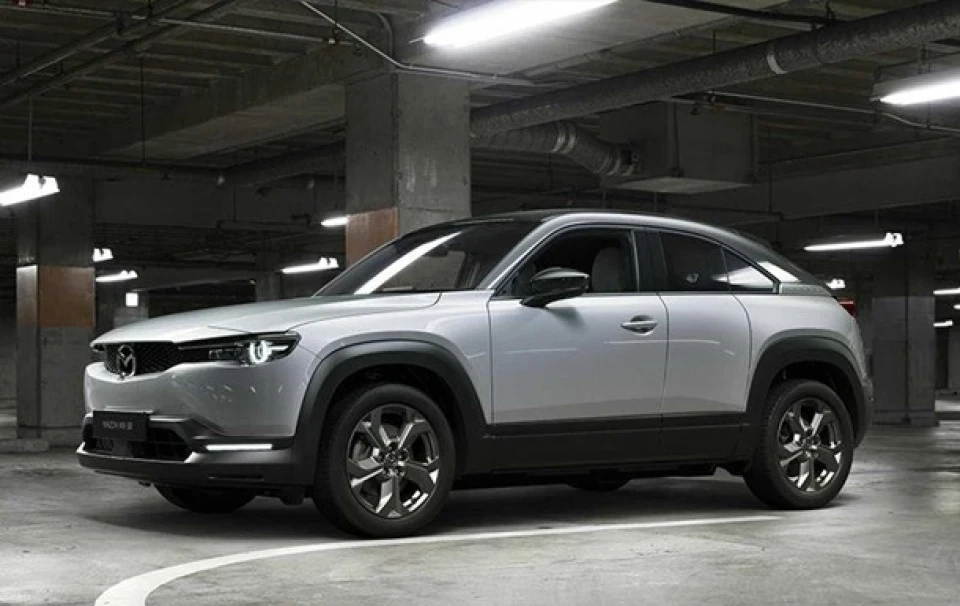 У Токіо представили електрокросовер Mazda MX-30