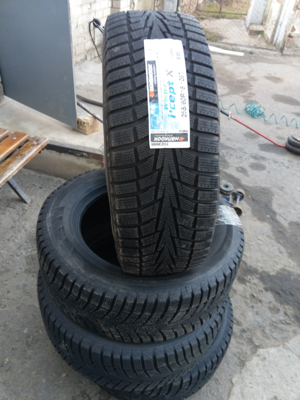 Зимова гума Hankook.) 4