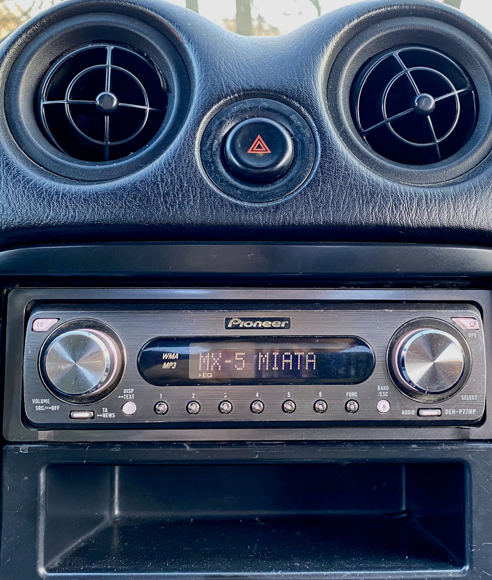 Музика (Pioneer DEH77MP) 1