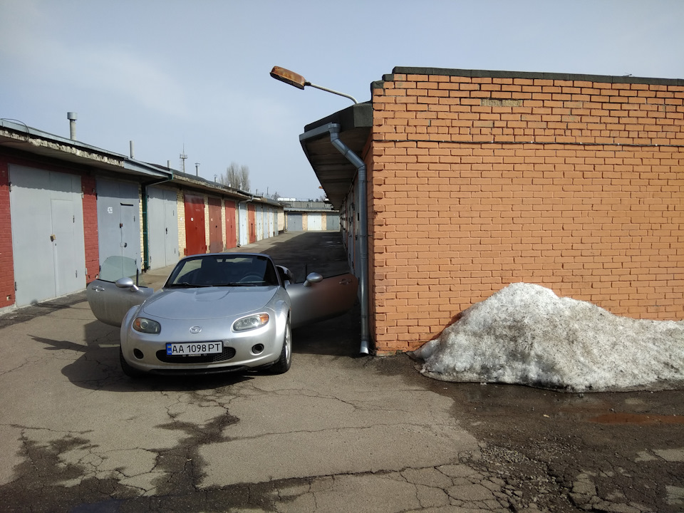 Перший виїзд, заміна рамки номерного знака 1