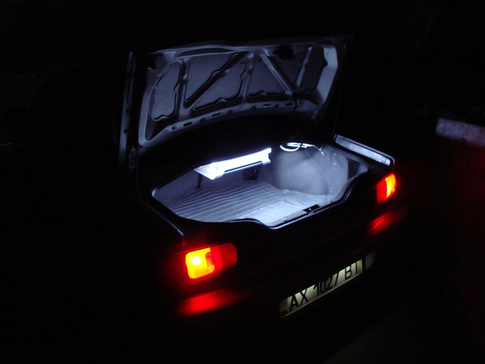 LED підсвічування багажника 2