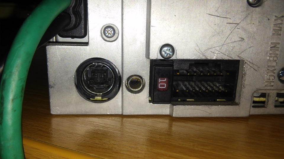 AUX кабель в Alpine CDA-9855 своїми руками 1