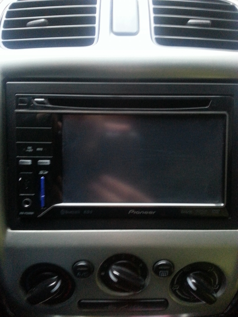 Магнітол Pioneer AVH-P3300BT 1