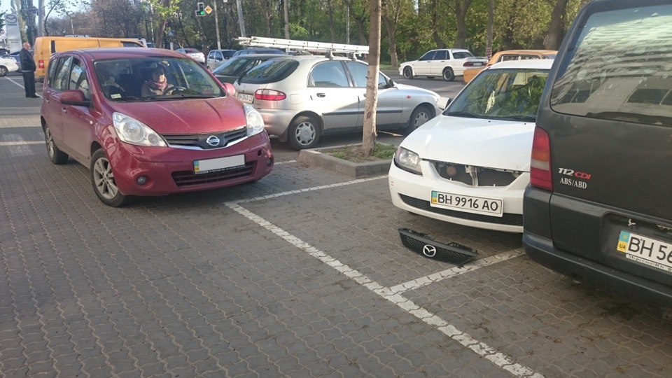 Перше в моєму житті ДТП! Та ще й без моєї участі:) 1