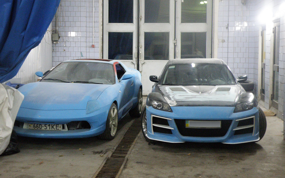 Знайшов цікаві фото свого скакуна поряд з RX-8 3