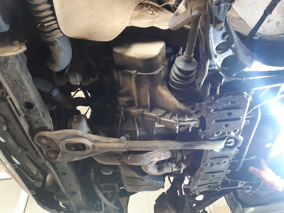 Заміна рульової рейки Mazda Xedos 9 2