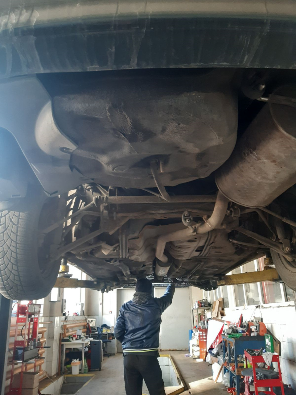 Заміна рульової рейки Mazda Xedos 9 1