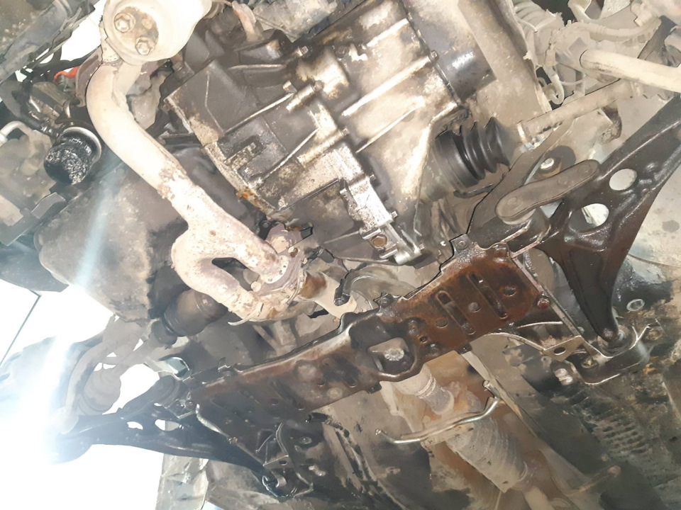 Заміна рульової рейки Mazda Xedos 9 4