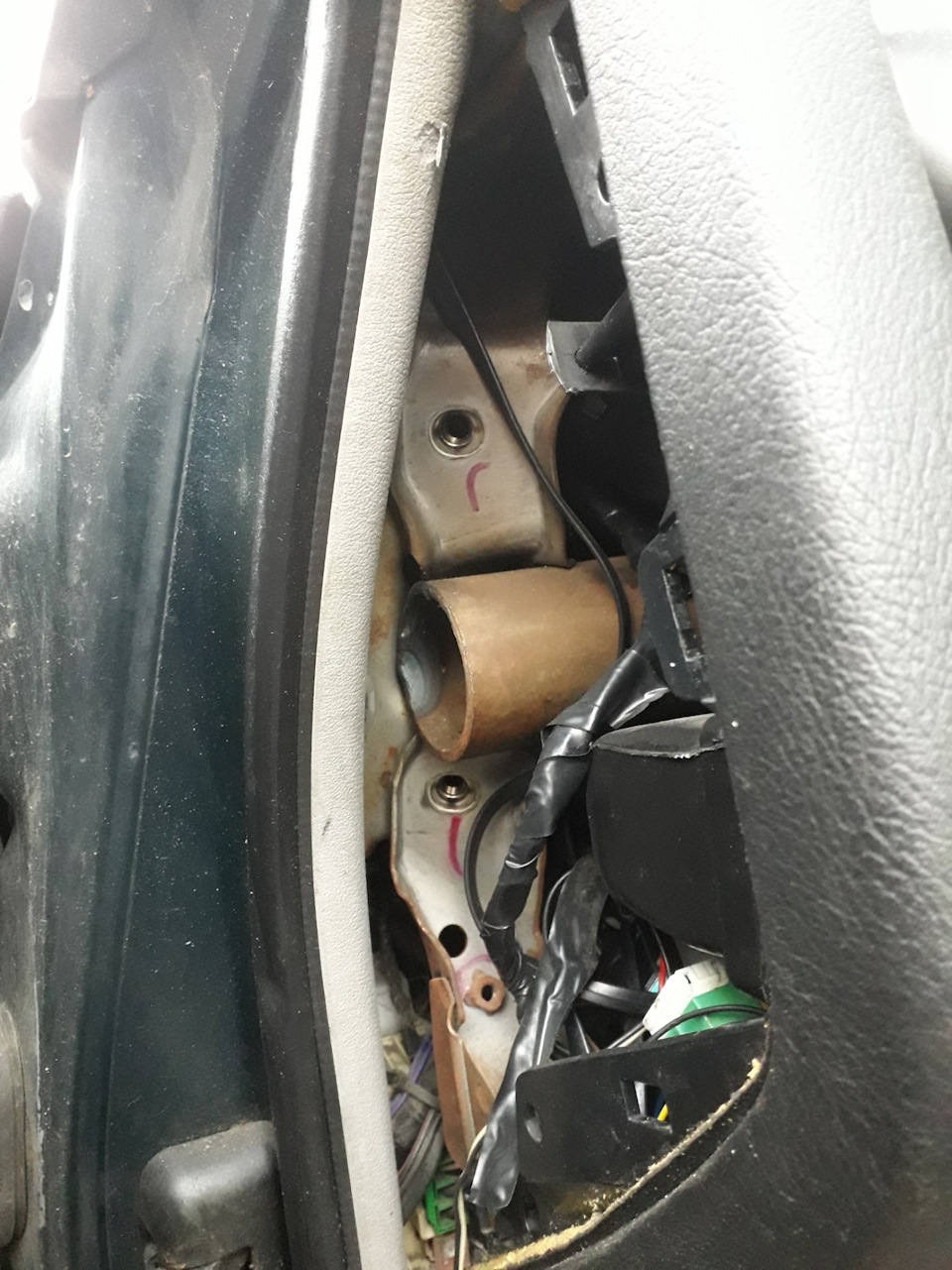 Якби побачив того японця, який створив це авто, трусами по морді давав би 4