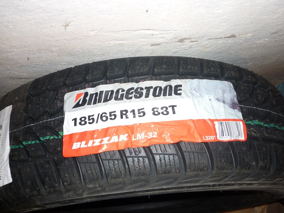 Bridgestone Blizzak LM-32 2