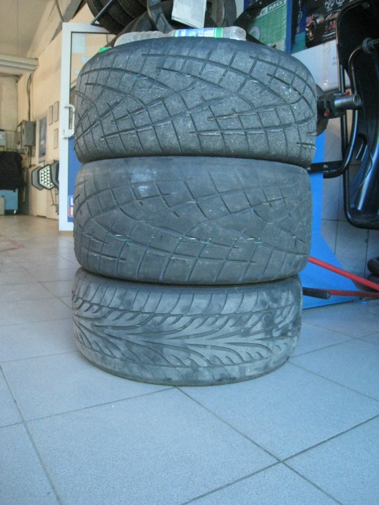 Придбав 245/35/17 на зад, TOYO PROXES R1R 1