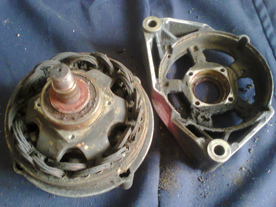 Генератор BOSCH 0120 489 300 разборка 3