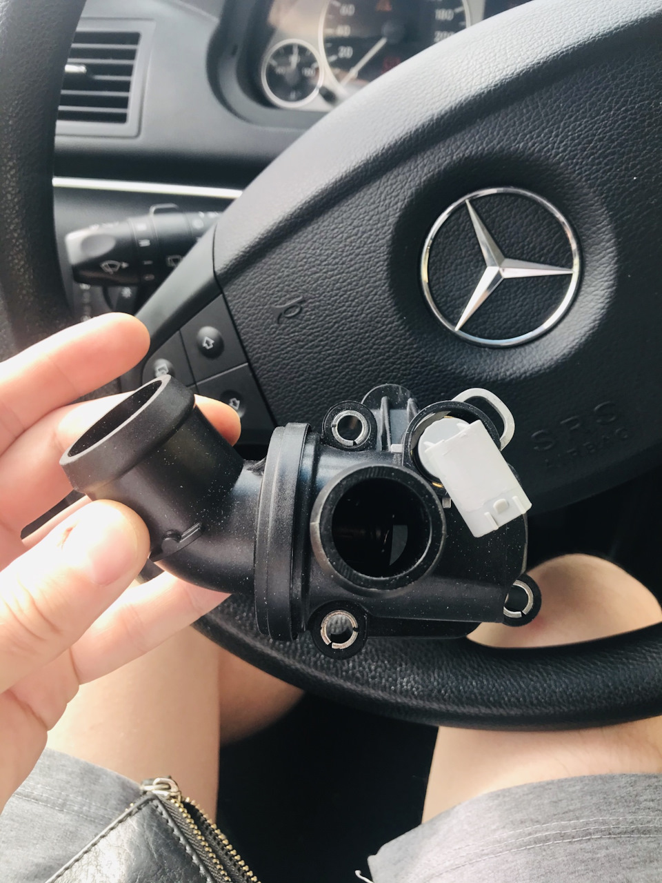 Mercedes b class w245 Заміна термостата, Очищення дросельної заслінки 1