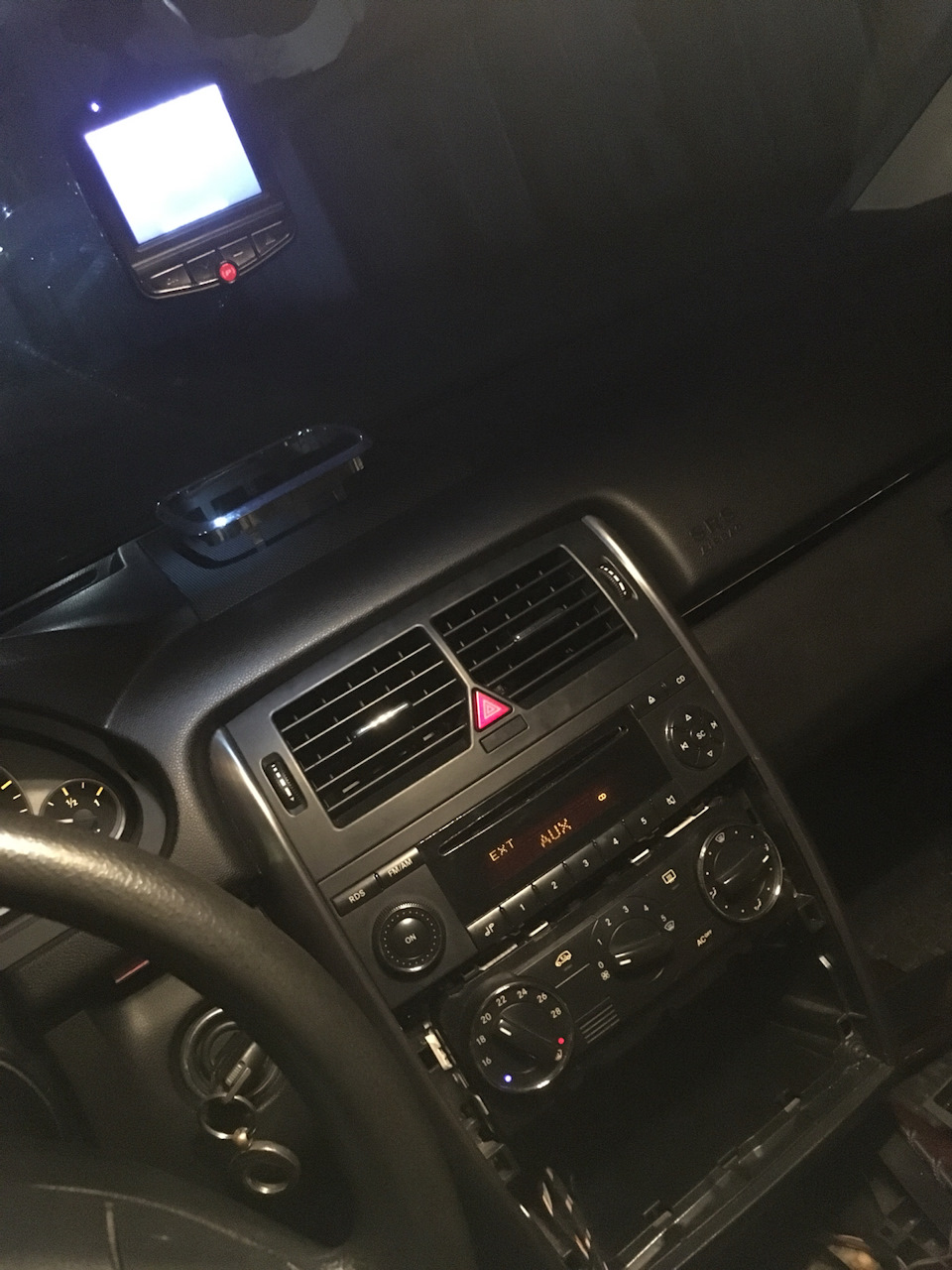 AUX та реєстратор у W245 5