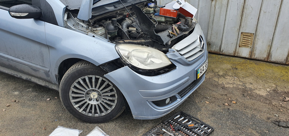 Заміна ламп ближнього на w245 1