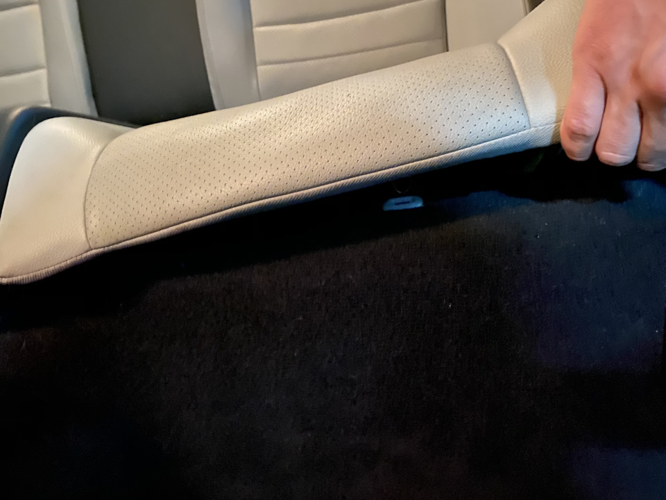Зняття сидінь заднього ряду на Mercedes c204(w204 купе)/ c207(w212 купе)😱 4